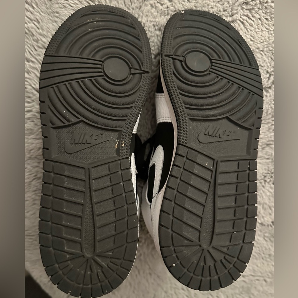 Nike Air Jordan Mid-Top Sneakers - Picture 13 of 13